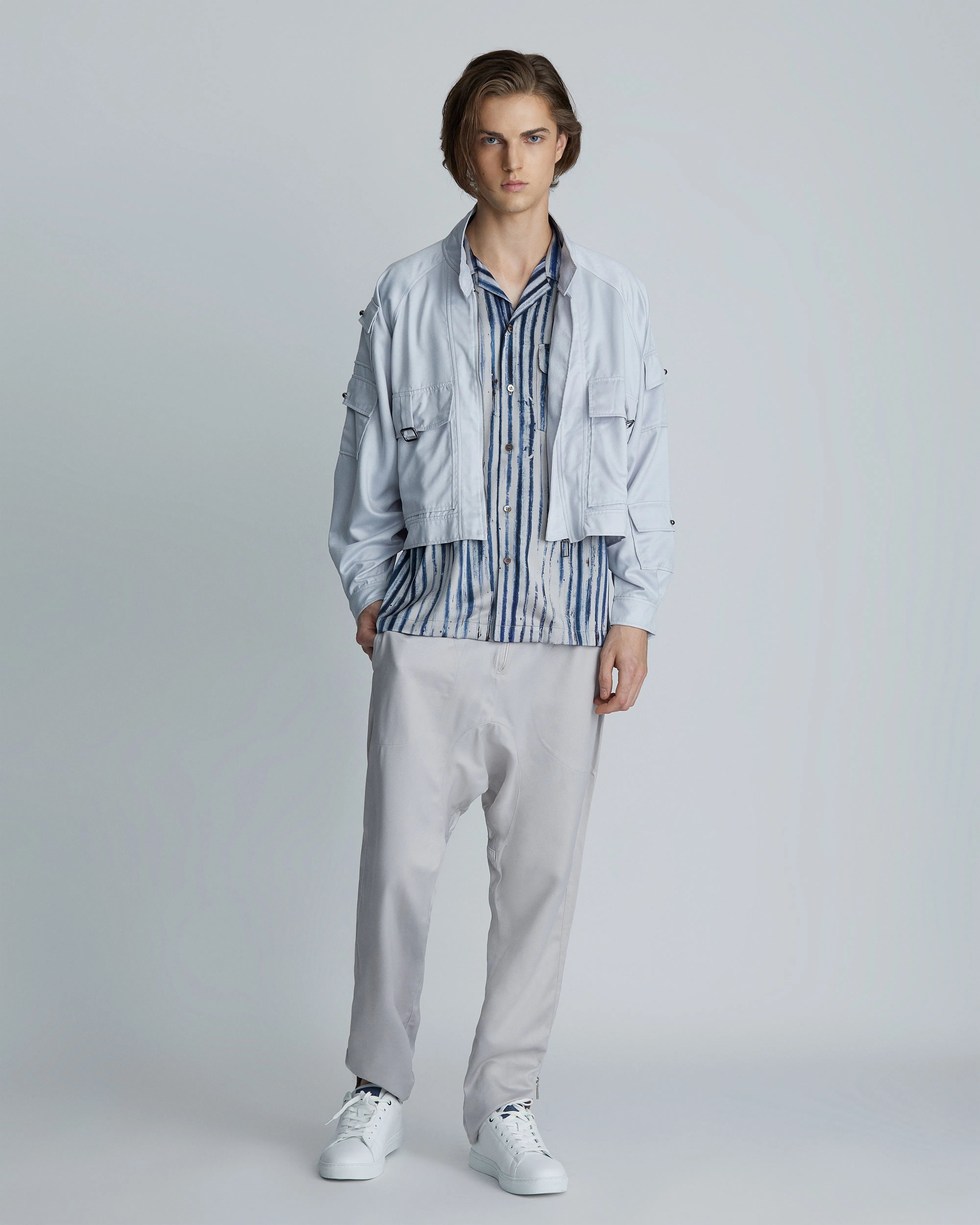 HIGH-RISE LIGHT GREY TAPERED ANKLE PANTS