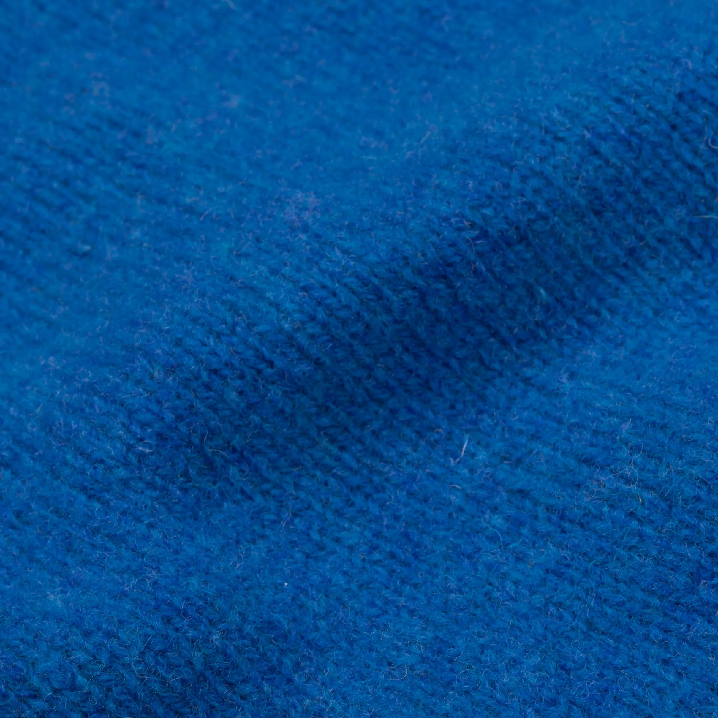 Laurence J. Smith  Super soft Seamless Crew Neck Pullover New Bright Blue