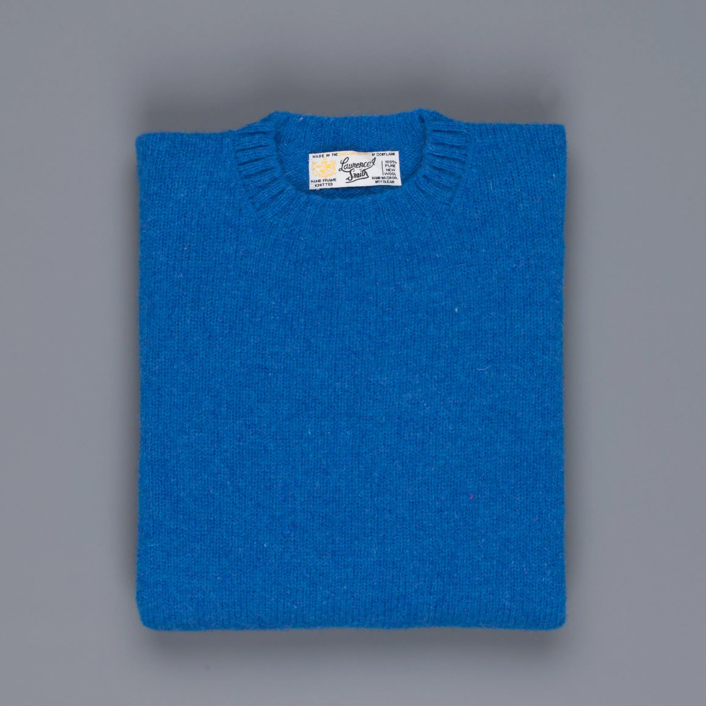 Laurence J. Smith  Super soft Seamless Crew Neck Pullover New Bright Blue