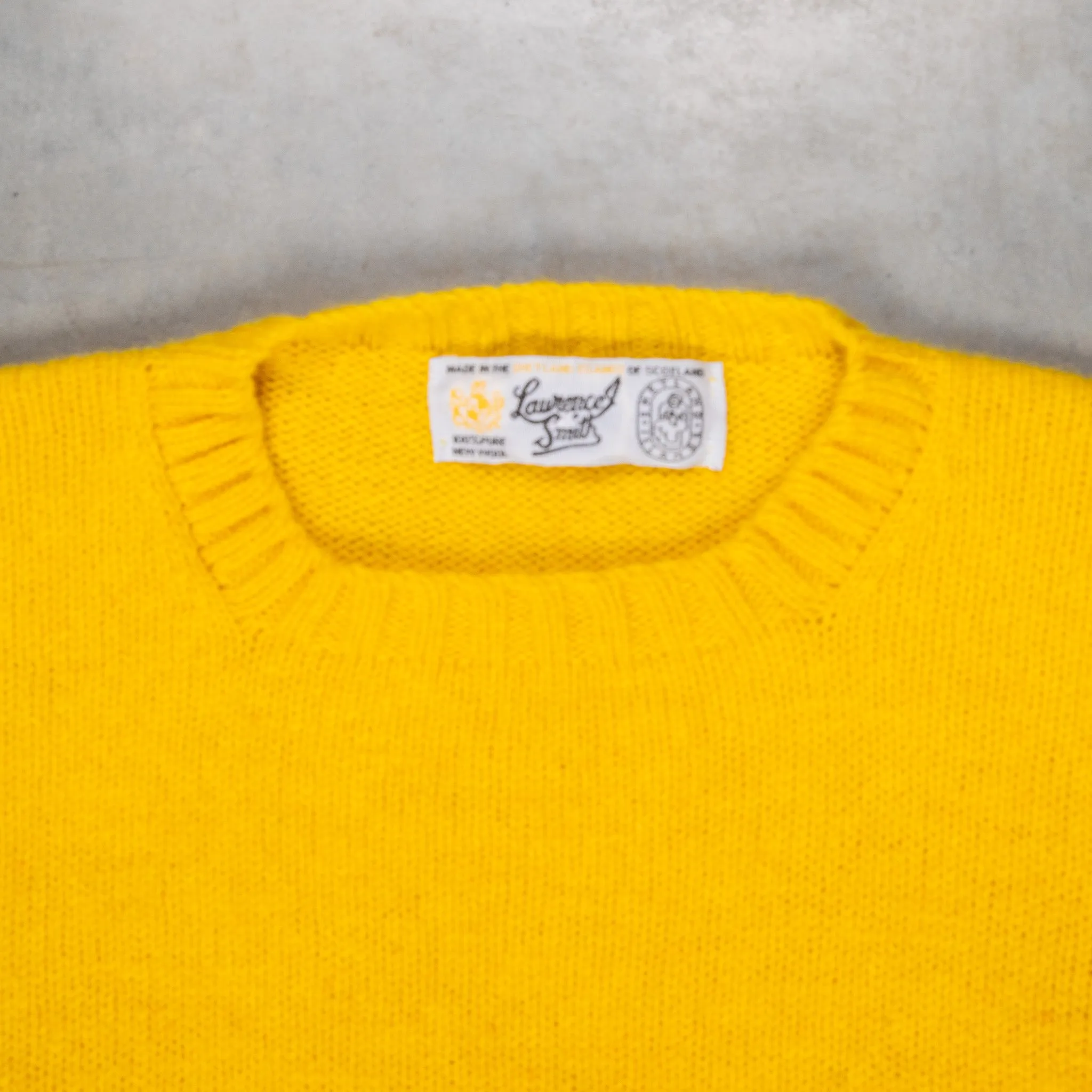 Laurence J. Smith Super Soft Seamless Crewneck Gorseflower
