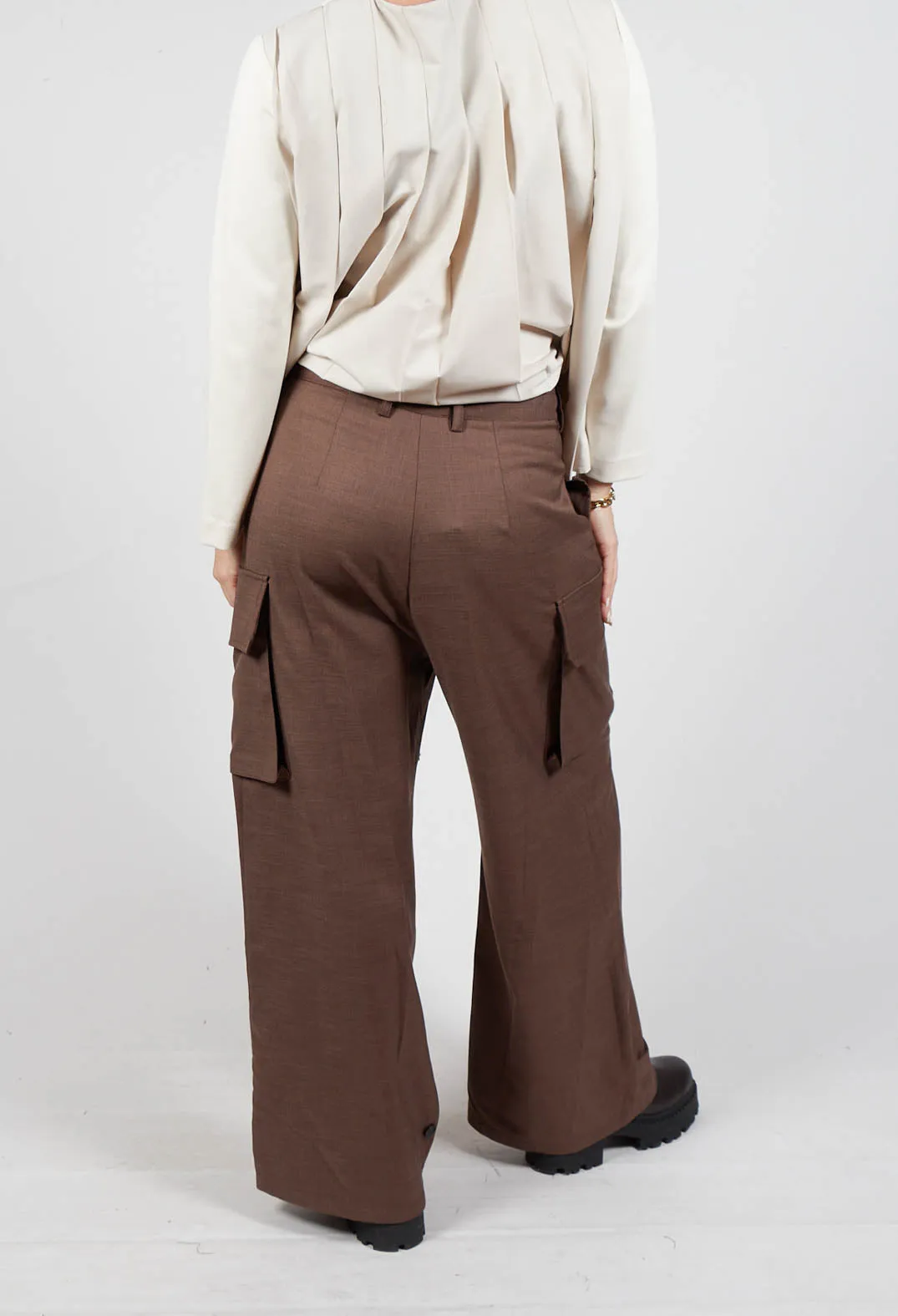 Lightweight Cargo Trousers in Toffee