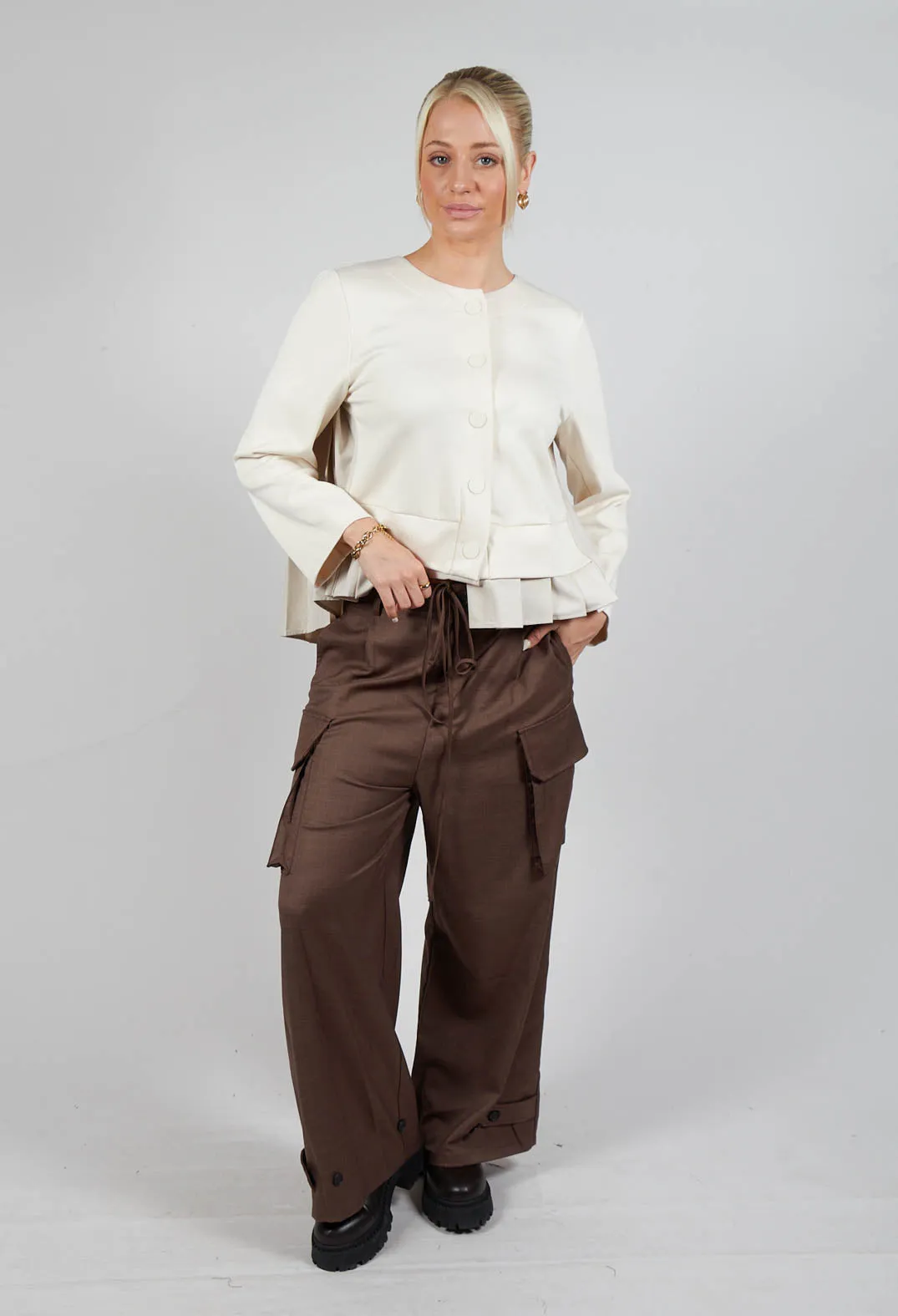 Lightweight Cargo Trousers in Toffee