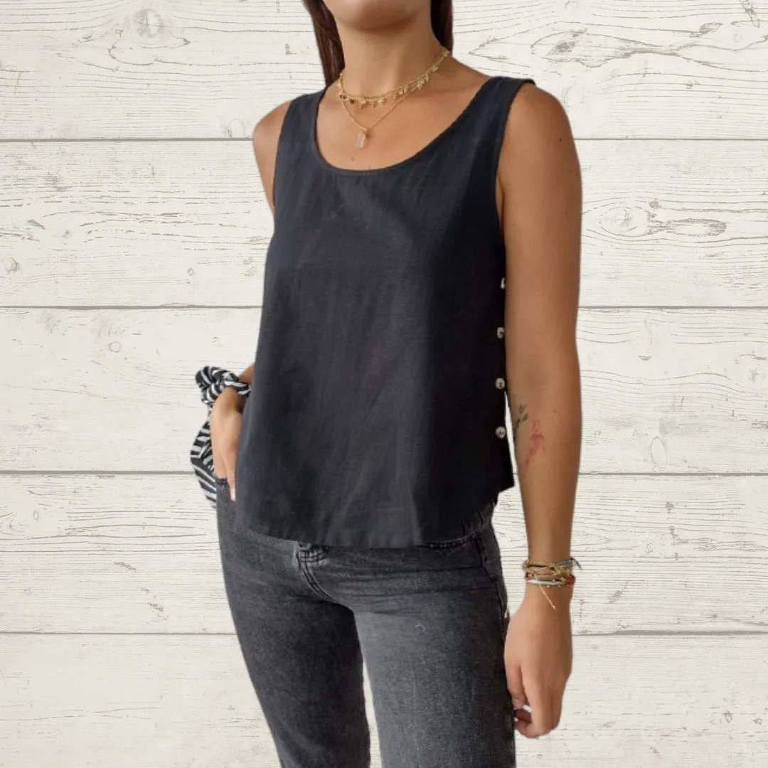 Sleeveless Blouse with Buttons on The Sides