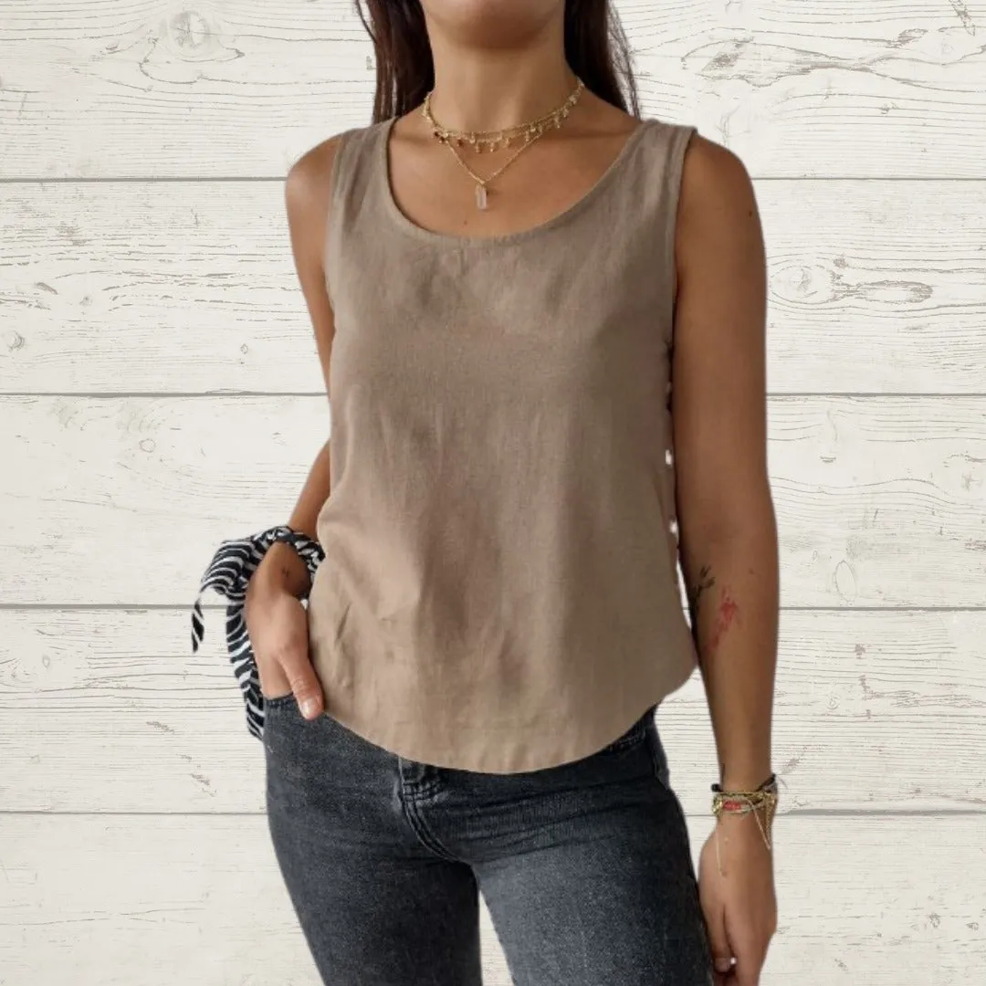 Sleeveless Blouse with Buttons on The Sides