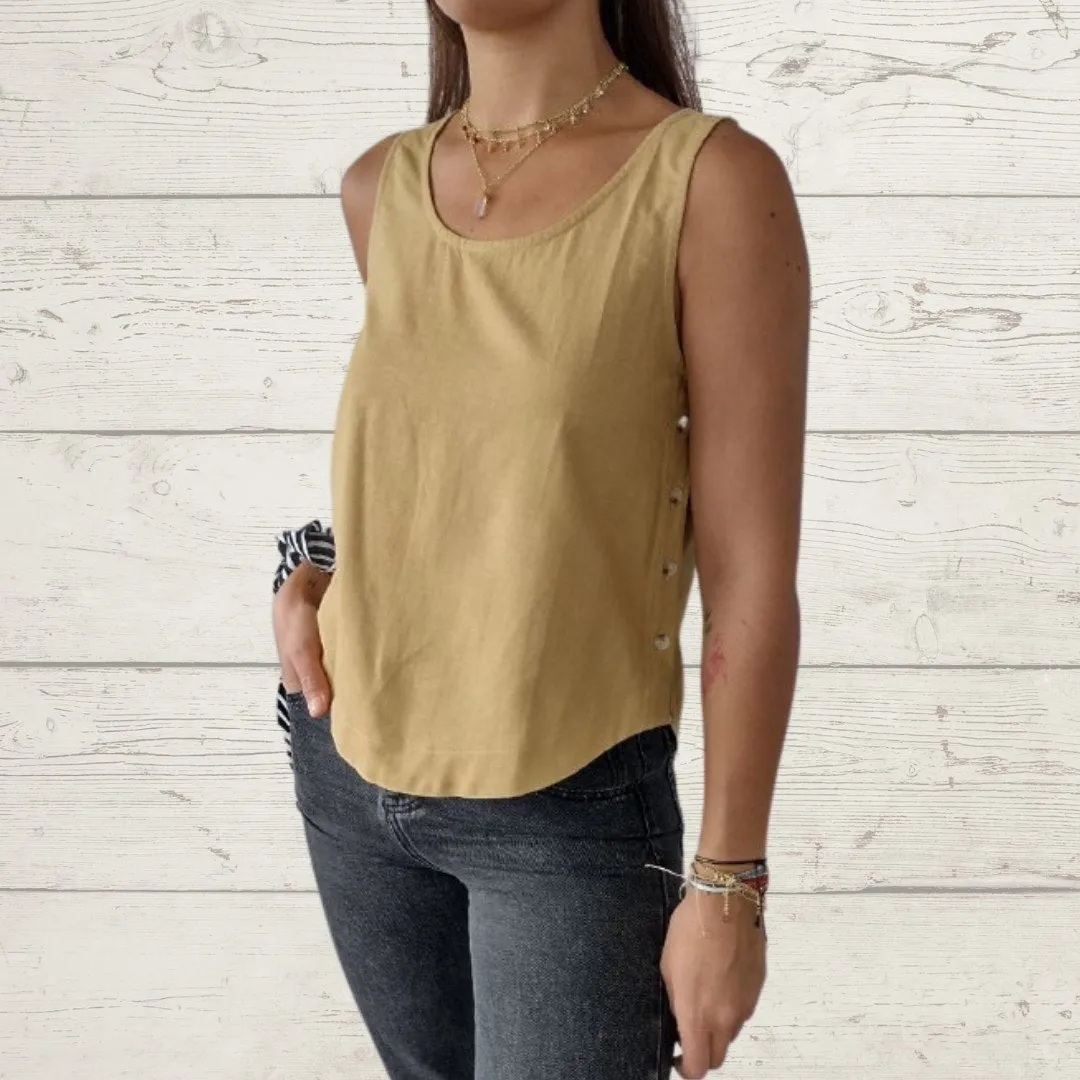 Sleeveless Blouse with Buttons on The Sides