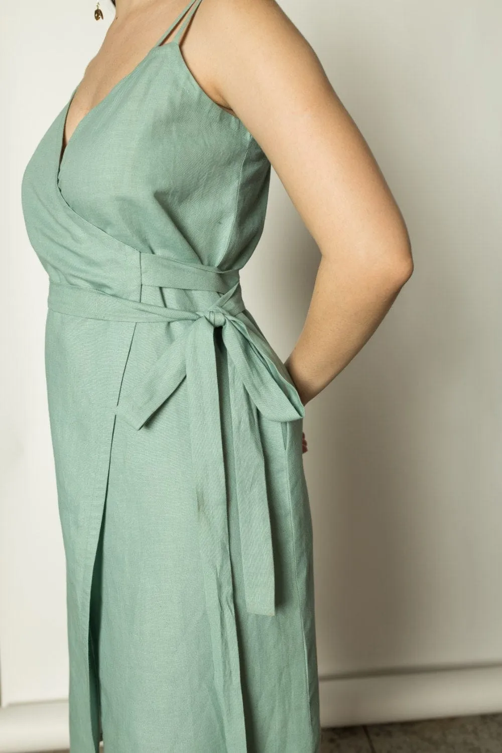STRAPPY WRAP-AROUND MIDI