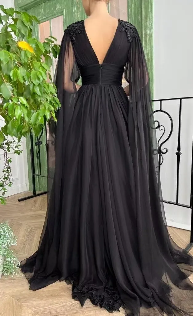 Tulle Wedding Dreses Long Sleeve Ball Gowns with Cape Lace Applique Slit Fomal Evening Gowns with Pockets